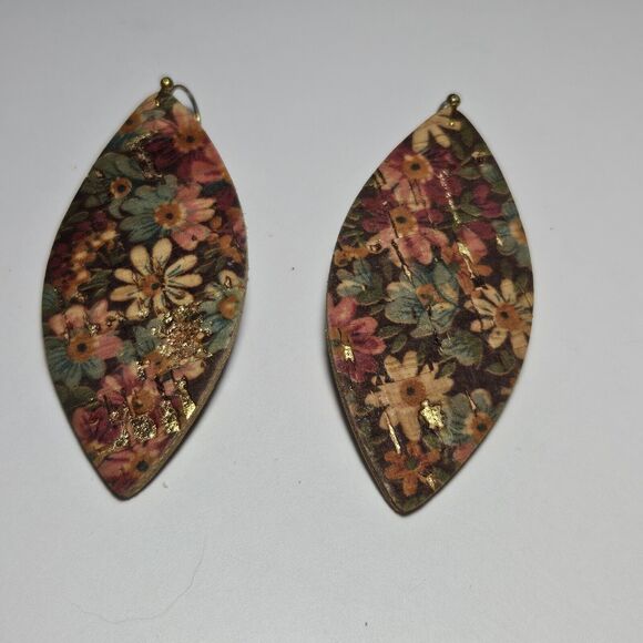 Pink And Blue Flower Cork With Gold Dangling Earrings - Picture 10 of 11